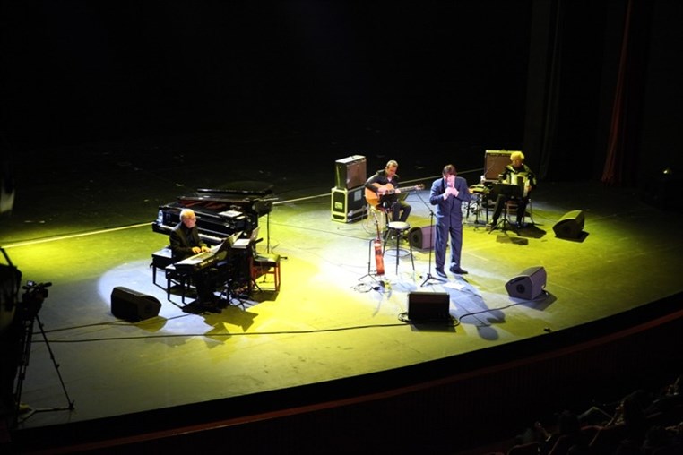 Bernard Sauvat Au Casino Du Liban